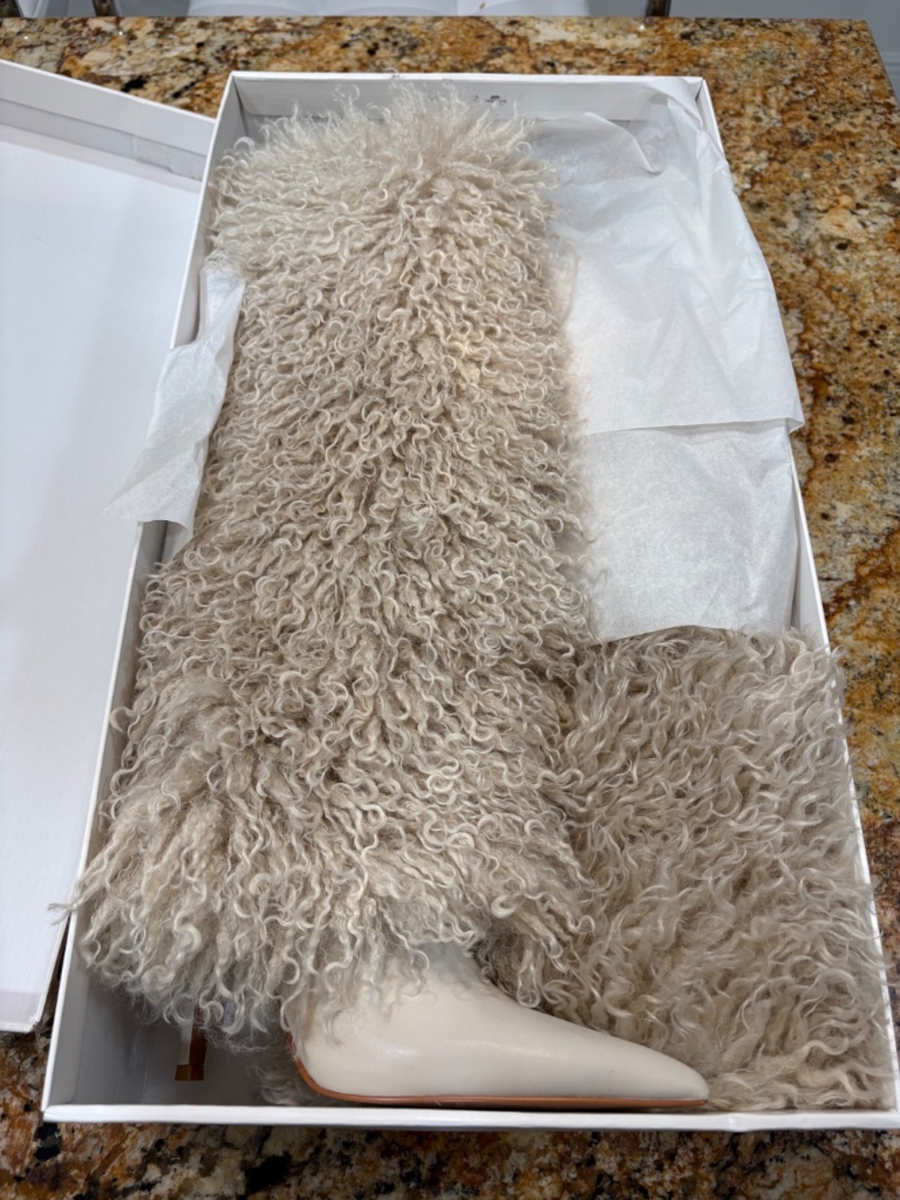 Brand New Steve Madden Icon Boots - Off-White Faux Fur / Never Worn - Picture 5 of 6
